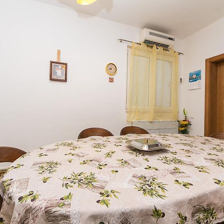Apartments By The Sea Brist, Makarska - 15714 波达卡 客房 照片