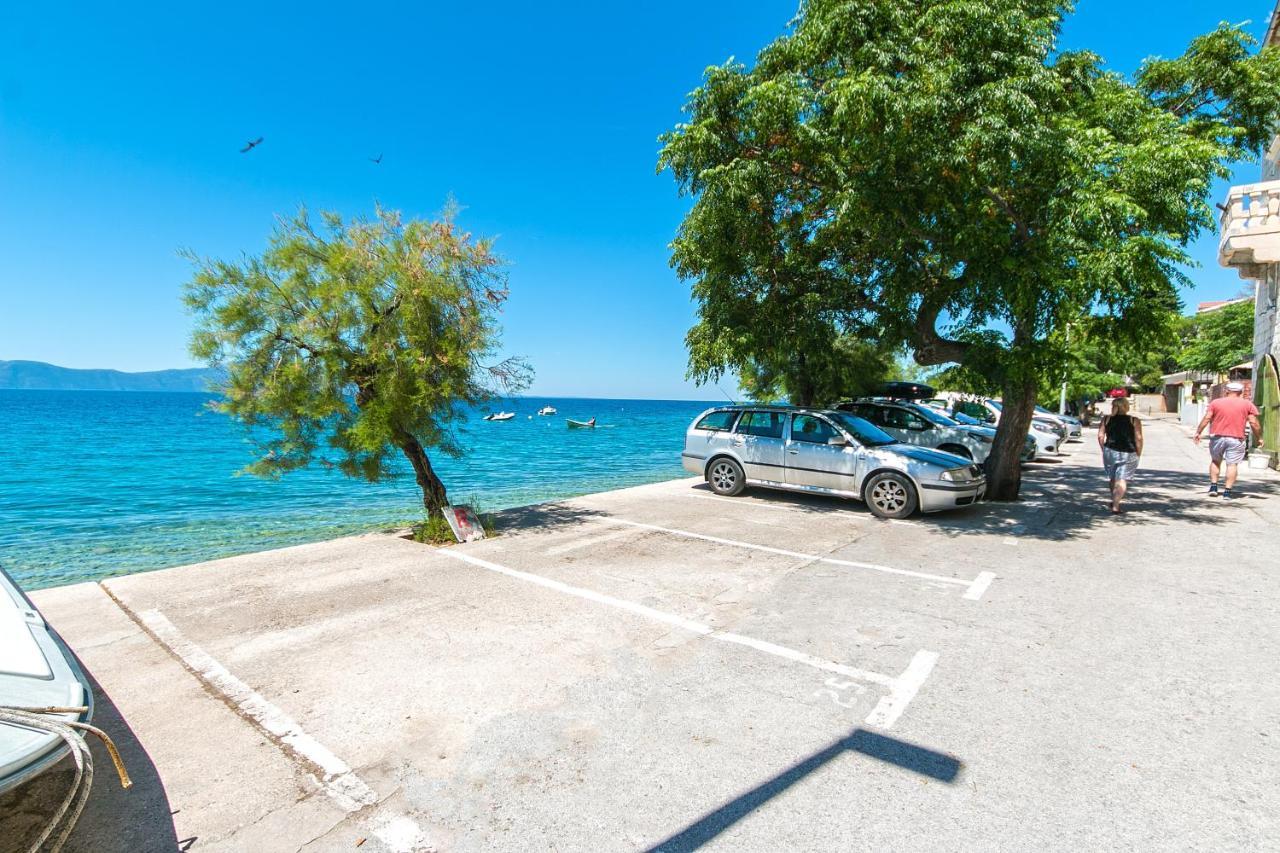 Apartments By The Sea Brist, Makarska - 15714 波达卡 外观 照片