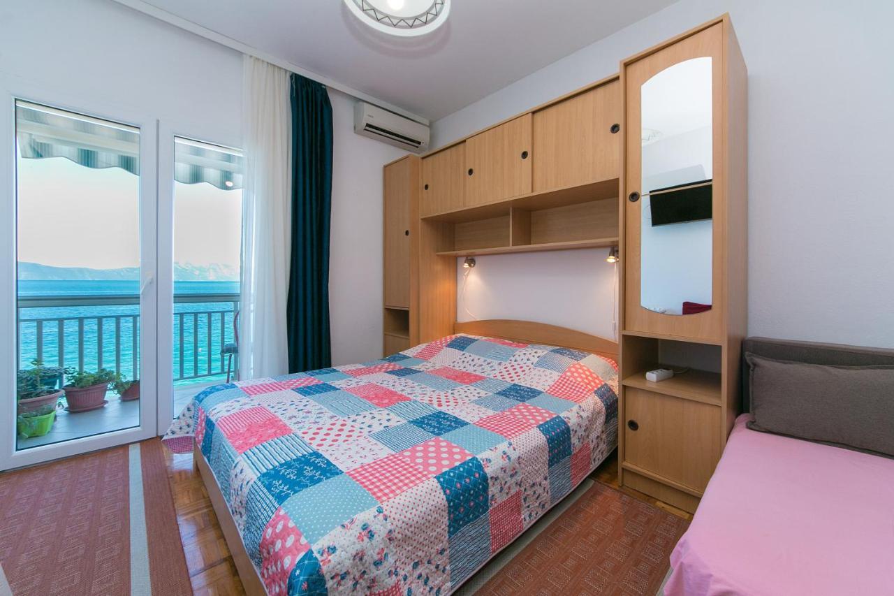 Apartments By The Sea Brist, Makarska - 15714 波达卡 外观 照片
