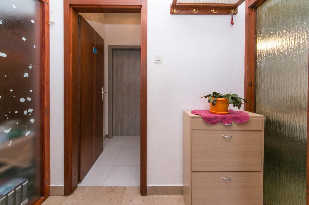 Apartments By The Sea Brist, Makarska - 15714 波达卡 外观 照片