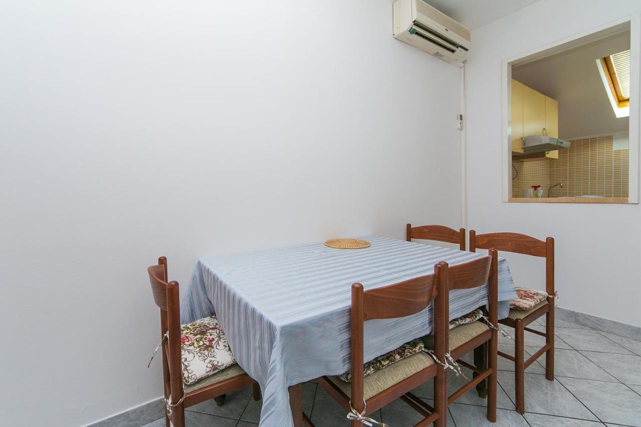 Apartments By The Sea Brist, Makarska - 15714 波达卡 外观 照片