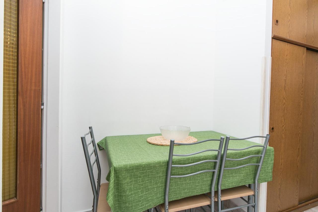 Apartments By The Sea Brist, Makarska - 15714 波达卡 外观 照片