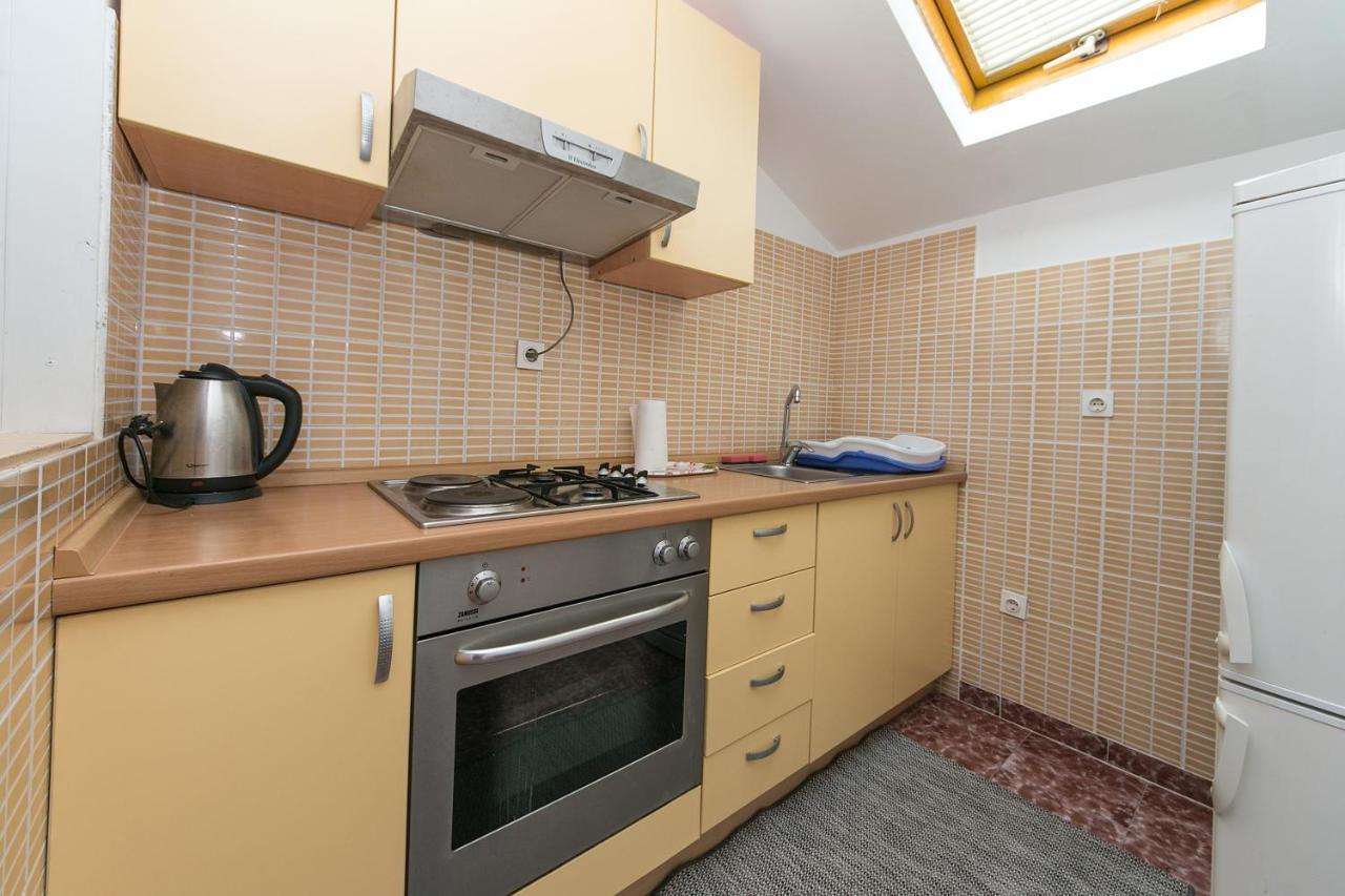 Apartments By The Sea Brist, Makarska - 15714 波达卡 外观 照片