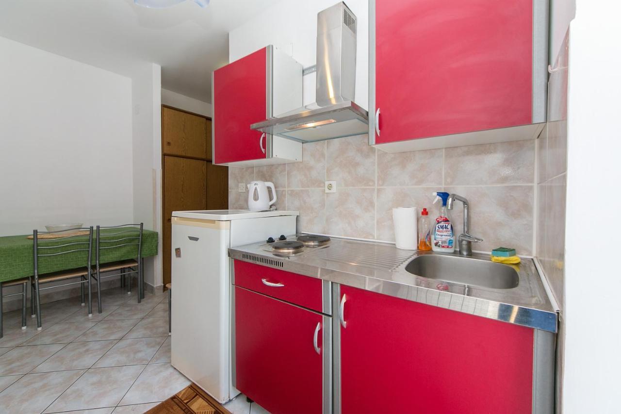 Apartments By The Sea Brist, Makarska - 15714 波达卡 外观 照片