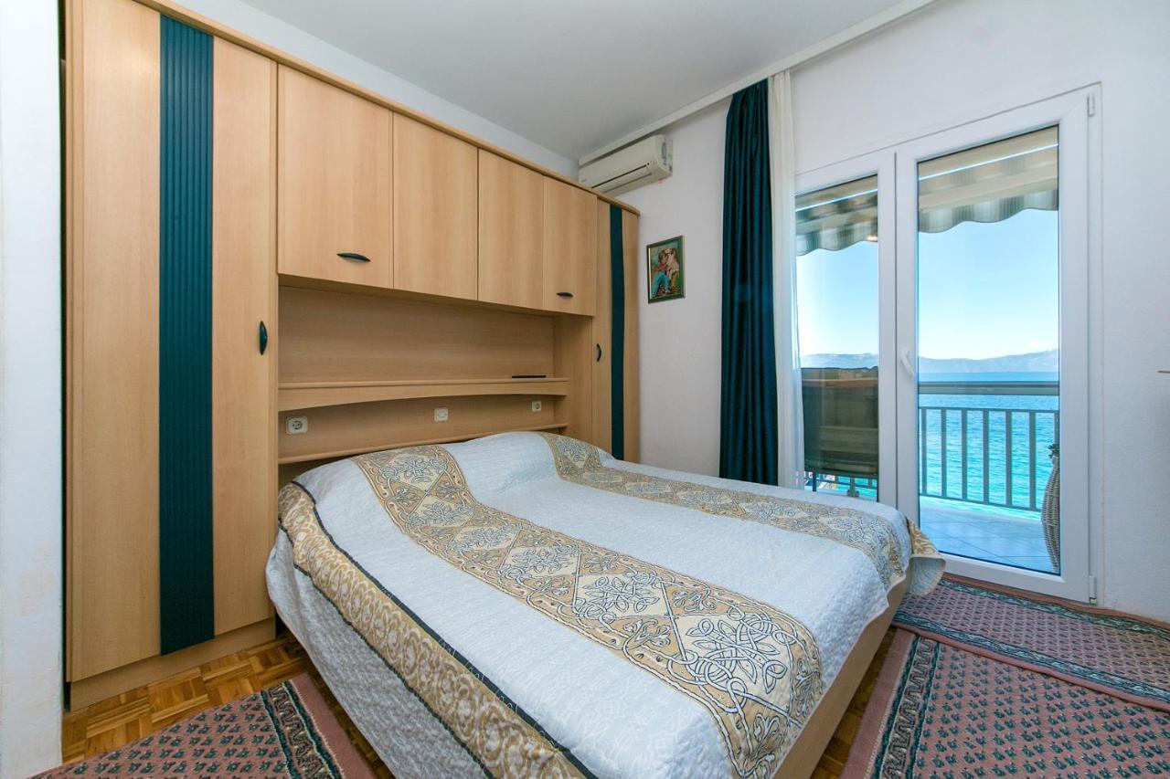 Apartments By The Sea Brist, Makarska - 15714 波达卡 外观 照片