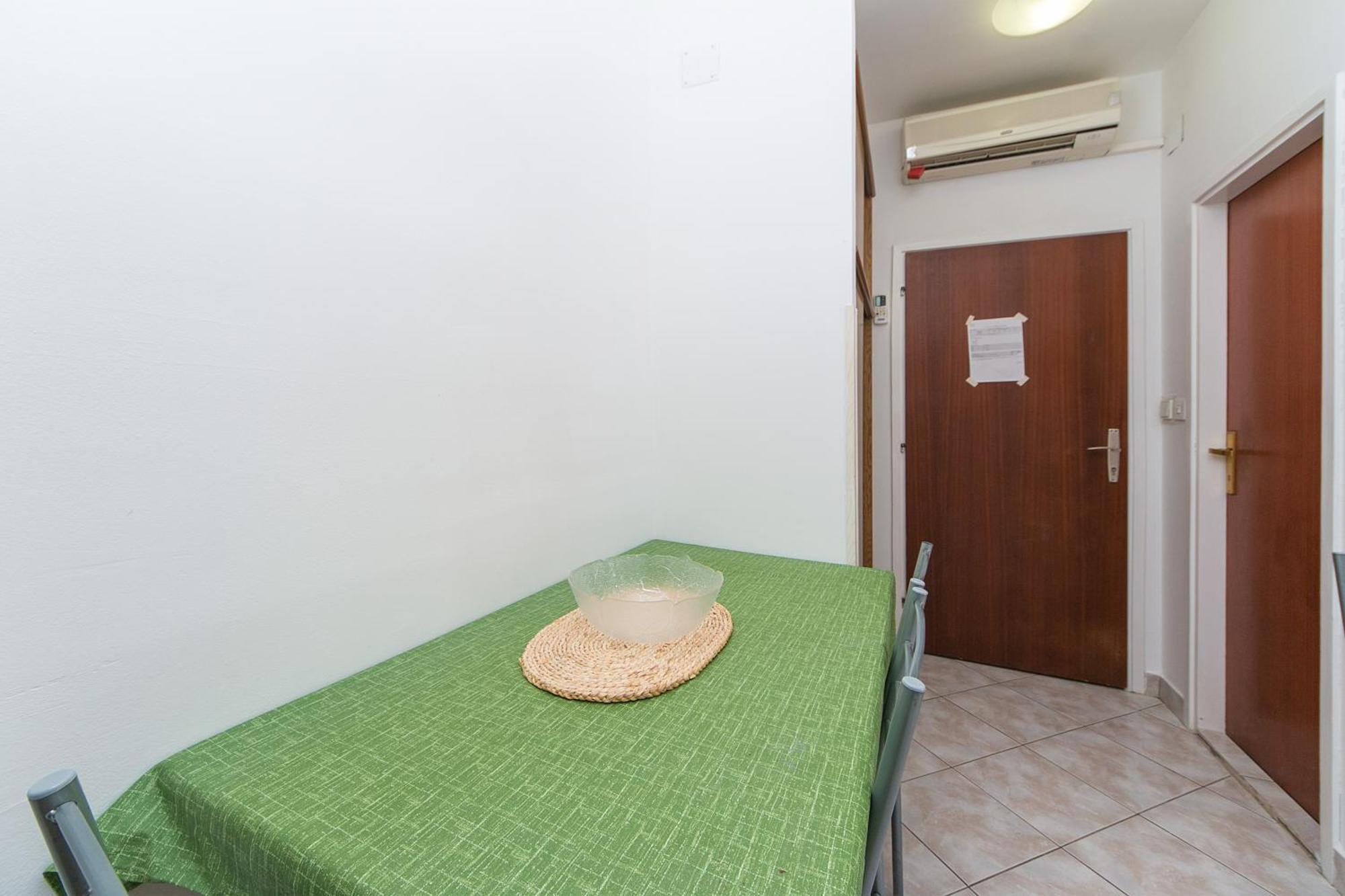 Apartments By The Sea Brist, Makarska - 15714 波达卡 客房 照片